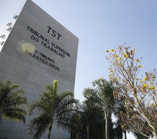 Informe Estratégico PLR aprovada por comissão paritária prevalece mesmo com oposição sindical