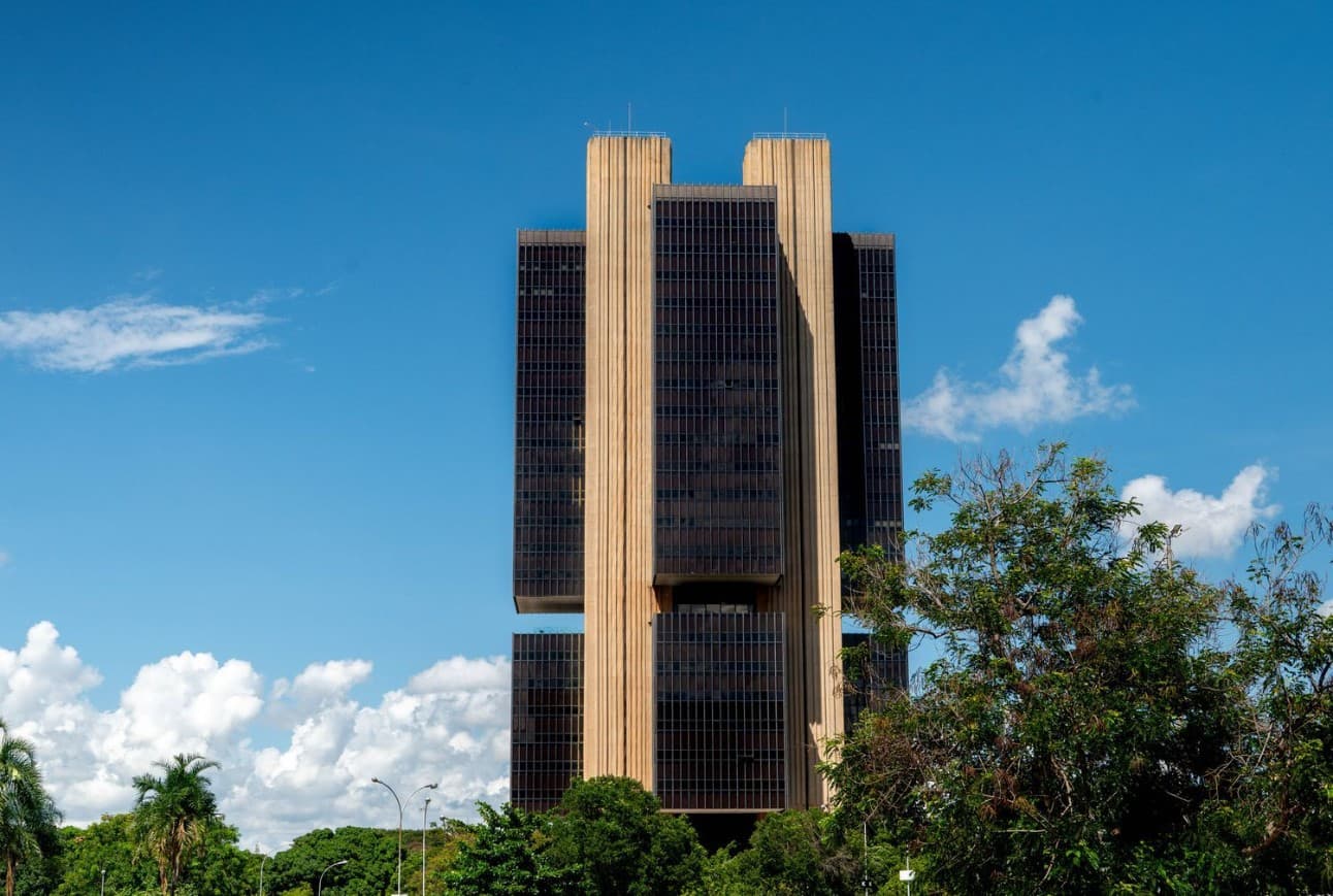 Informe Estratégico CNI alerta para limites técnicos da NR-01 no tratamento do assédio