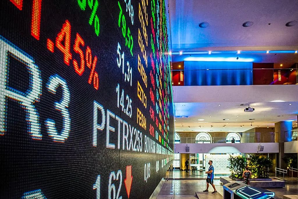 Ibovespa perde força