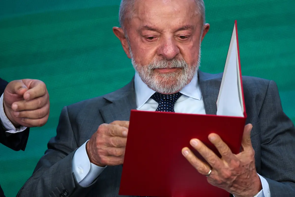 Lula assina decreto que promulga acordo de livre comércio Mercosul-Efta
